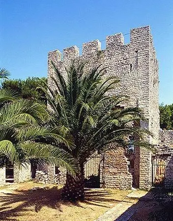 Arija Aparthotel