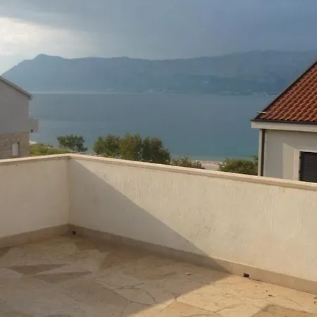 Aparthotel Arija Povlja (Brac)