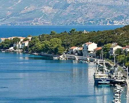 Arija Aparthotel Povlja (Brac)